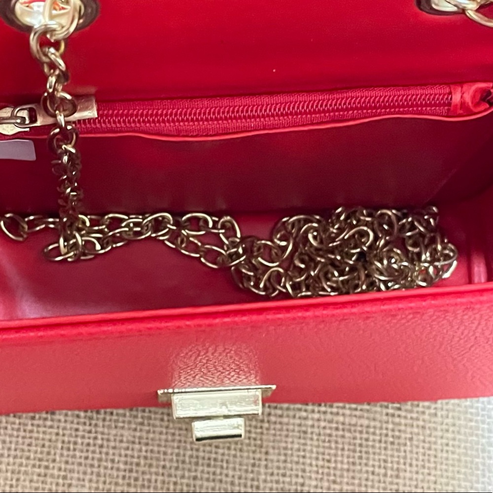 Red Crossbody Shoulder Handbag - Picture 4 of 6
